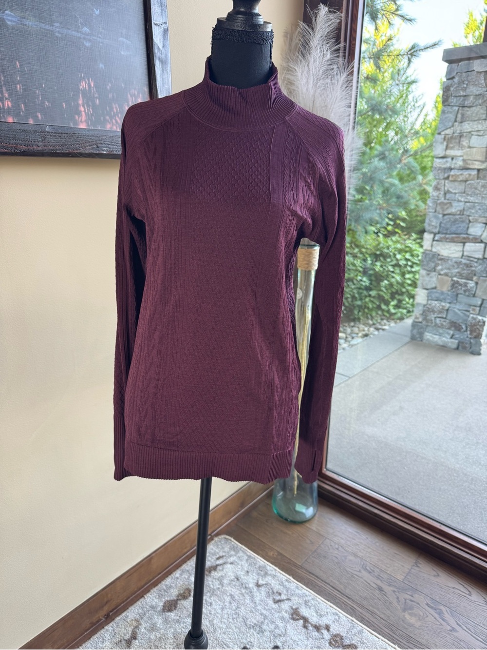 Lululemon Burgundy Ribbed Knit Turtleneck Long Sleeve Thumbholes 10